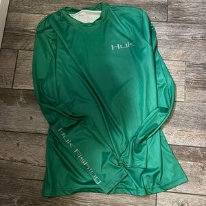 Huk Fishing mens medium